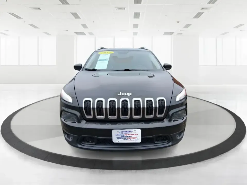 2015 Jeep Cherokee Latitude (1C4PJMCBXFW) with an 2.4L L4 DOHC 16V engine, 9-Speed Automatic transmission, located at 1230 East Main St, Xenia, OH, 45385, (937) 908-9800, 39.688026, -83.910172 - Weekend escapes to John Bryan State Park, snowy school runs, and everyday commuting up US35 feel a lot easier when you're driving a capable crossover that's comfortable, confident, and ready for Ohio weather. This 2015 Jeep Cherokee Latitude is a smart fit for busy families in Beavercreek, professio - Photo#7