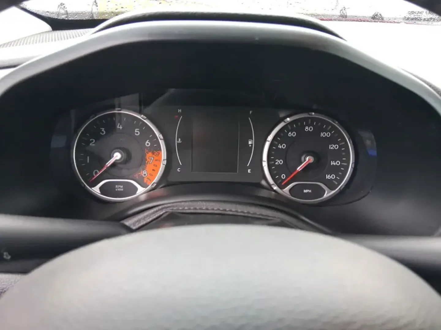 2016 Jeep Renegade Latitude (ZACCJBBT1GP) with an 2.4L L4 DOHC 16V engine, 6M transmission, located at 1184 Kauffman Ave, Fairborn, OH, 45324, (937) 908-9800, 39.807072, -84.030914 - Picture your next Ohio weekend: a quick commute from Fairborn to Wright-Patterson AFB during the week, then a spontaneous road trip to Yellow Springs or an afternoon exploring the trails near John Bryan State Park when the weather's perfect. This 2016 Jeep Renegade Latitude in bold Colorado Red is b - Photo#15