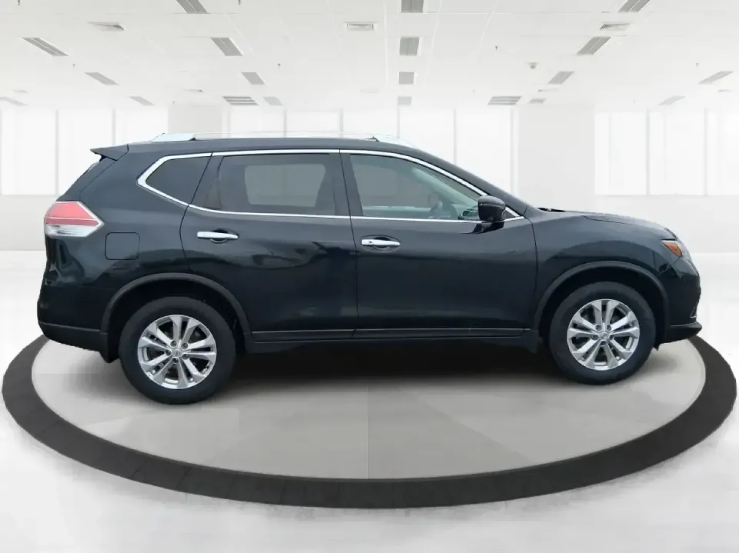 2016 Nissan Rogue SV (KNMAT2MV9GP) with an 2.5L I-4 DOHC engine, CVT transmission, located at 880 E. National Road, Vandalia, OH, 45377, (937) 908-9800, 39.891918, -84.183594 - Need a dependable SUV that fits real life in Vandalia-school drop-offs, long commutes to Dayton, and weekend getaways up I75-without the stress of traditional bank hurdles? This 2016 Nissan Rogue SV in Magnetic Black is a smart, versatile choice for busy families, frequent travelers, and budget-cons - Photo#1