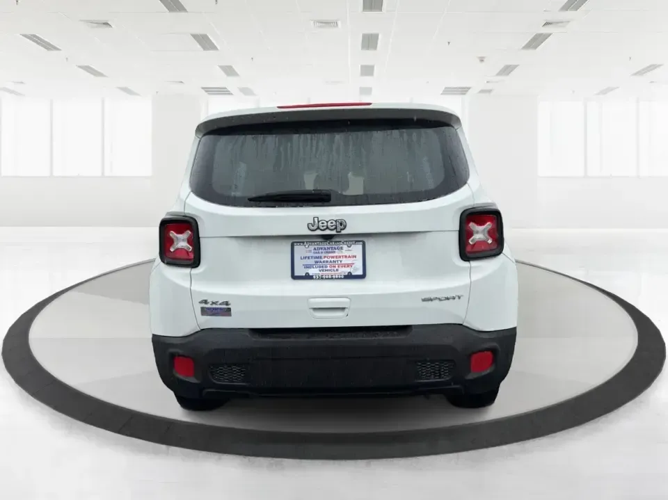 2018 Jeep Renegade Sport 4x4 (ZACCJBAB5JP) with an 2.4L L4 DOHC 16V engine, 6M transmission, located at 4508 South Dixie Dr, Moraine, OH, 45439, (937) 908-9800, 39.689976, -84.218452 - 2018 Jeep Renegade Sport 4x4 - Photo#3