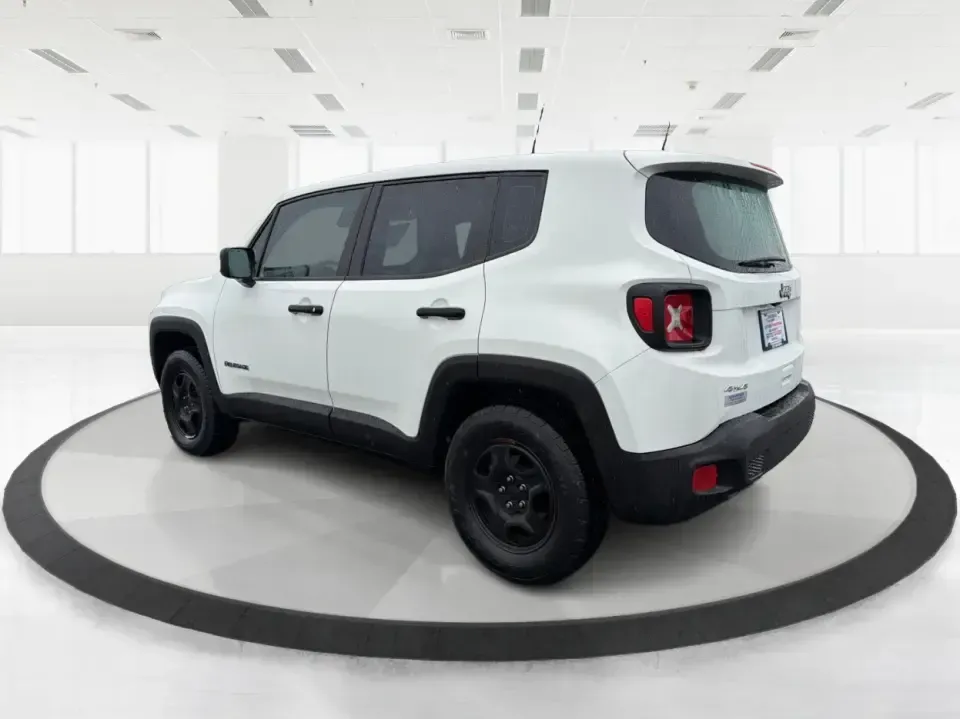 2018 Jeep Renegade Sport 4x4 (ZACCJBAB5JP) with an 2.4L L4 DOHC 16V engine, 6M transmission, located at 4508 South Dixie Dr, Moraine, OH, 45439, (937) 908-9800, 39.689976, -84.218452 - 2018 Jeep Renegade Sport 4x4 - Photo#4