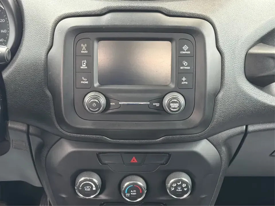2018 Jeep Renegade Sport 4x4 (ZACCJBAB5JP) with an 2.4L L4 DOHC 16V engine, 6M transmission, located at 4508 South Dixie Dr, Moraine, OH, 45439, (937) 908-9800, 39.689976, -84.218452 - 2018 Jeep Renegade Sport 4x4 - Photo#13