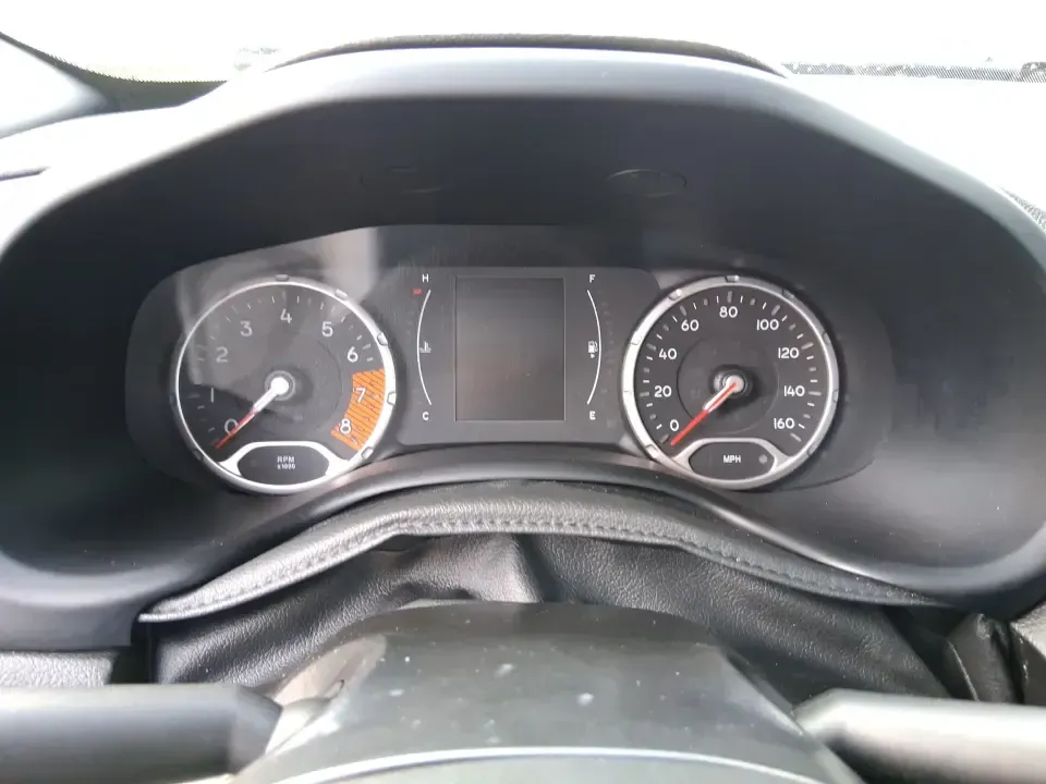 2020 Jeep Renegade Sport FWD (ZACNJAAB1LP) with an 2.4L L4 DOHC 16V engine, 9A transmission, located at 1951 S Dayton Lakeview Rd., New Carlisle, OH, 45344, (937) 908-9800, 39.890999, -84.050255 - Picture your next weekend: you're cruising from New Carlisle to Springfield for errands, then heading back on I70 with the cargo area packed for a family cookout at George Rogers Clark Park. If you need a compact SUV that's easy to park, comfortable for daily commuting, and ready for spontaneous roa - Photo#14