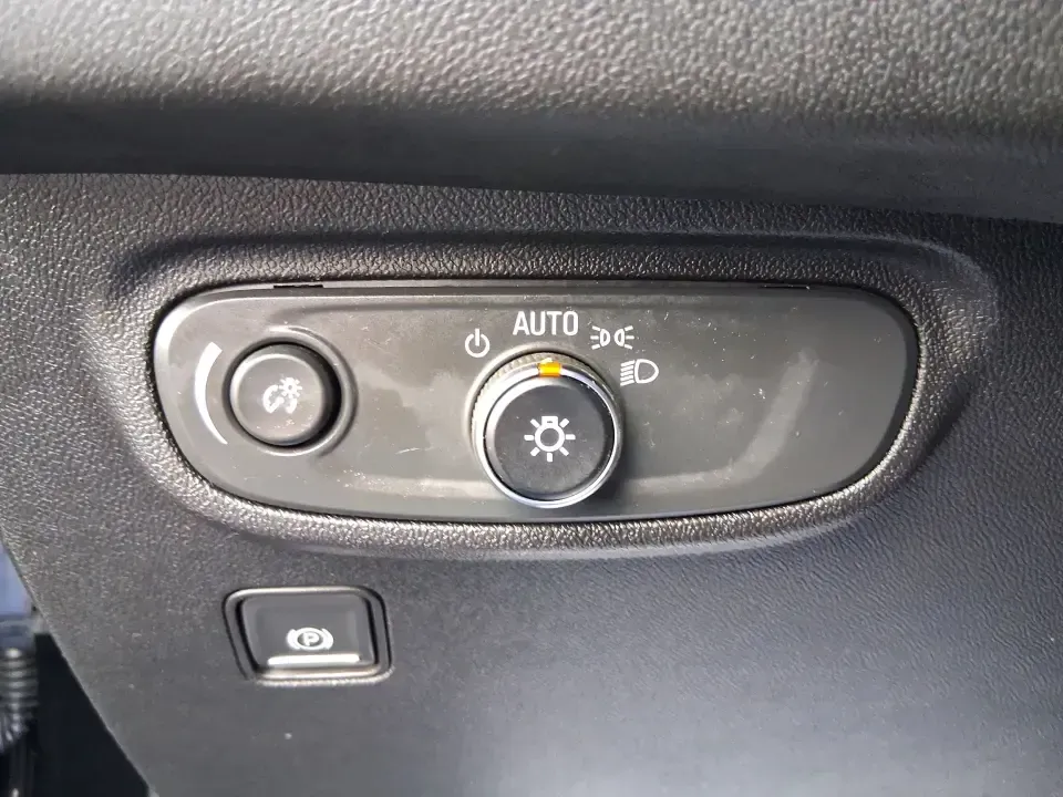 2018 GMC Terrain SLE (3GKALMEV9JL) with an 1.4L L4 DOHC 16V TURBO engine, 6A transmission, located at 401 Woodman Dr, Riverside, OH, 45431, (937) 908-9800, 39.760899, -84.123421 - Ready for a commute that feels easier, a weekend that packs more adventure, and a family schedule that runs smoother? This 2018 GMC Terrain SLE is the kind of compact SUV that fits real life in Piqua-whether you're heading down I75 for work, running errands along N County Rd 25A, or loading up for a - Photo#18