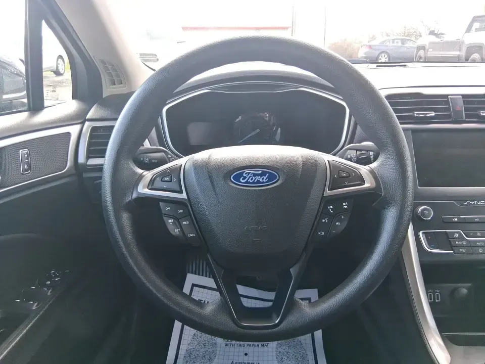 2019 Ford Fusion SE (3FA6P0H74KR) with an 2.5L L4 DOHC 16V engine, 6A transmission, located at 4508 South Dixie Dr, Moraine, OH, 45439, (937) 908-9800, 39.689976, -84.218452 - Need a reliable commuter sedan that can handle the daily grind from Riverside to Downtown Dayton, plus weekend runs to The Greene or a quick getaway to Carillon Historical Park? This 2019 Ford Fusion SE is built for real life-comfortable for long commutes, efficient on regular unleaded, and packed w - Photo#16