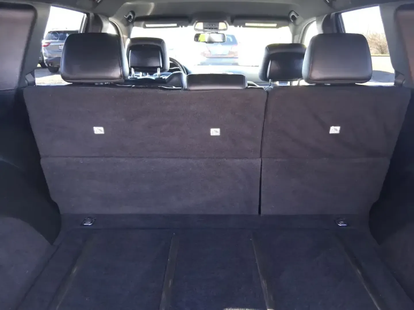 2015 Jeep Grand Cherokee Limited (1C4RJFBG5FC) with an 3.6L V6 DOHC 24V engine, 8-Speed Automatic transmission, located at 401 Woodman Dr, Riverside, OH, 45431, (937) 908-9800, 39.760899, -84.123421 - Picture your next weekend: you're loading up the family for a day at Carriage Hill MetroPark, cruising I675 with the heated steering wheel on, and still having the confidence to take the long way home when the weather turns. This 2015 Jeep Grand Cherokee Limited is built for real life in Riverside, - Photo#12