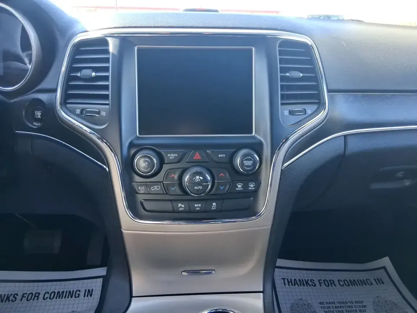 2015 Jeep Grand Cherokee Limited (1C4RJFBG5FC) with an 3.6L V6 DOHC 24V engine, 8-Speed Automatic transmission, located at 401 Woodman Dr, Riverside, OH, 45431, (937) 908-9800, 39.760899, -84.123421 - Picture your next weekend: you're loading up the family for a day at Carriage Hill MetroPark, cruising I675 with the heated steering wheel on, and still having the confidence to take the long way home when the weather turns. This 2015 Jeep Grand Cherokee Limited is built for real life in Riverside, - Photo#13