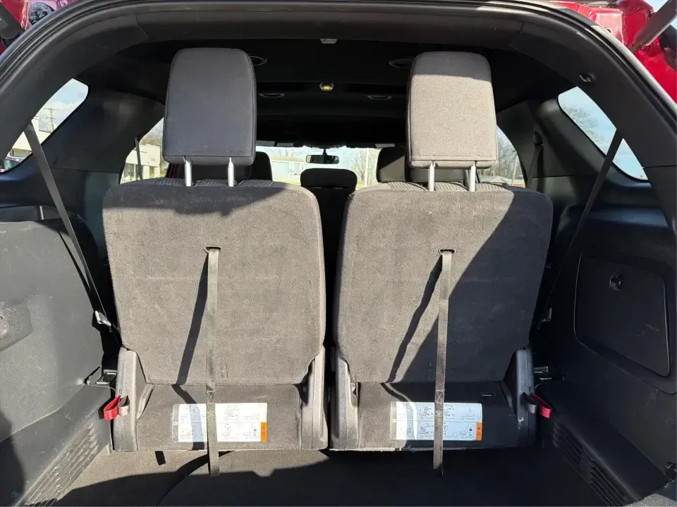 2018 Ford Explorer XLT (1FM5K8D87JG) with an EcoBoost 2.3L I-4 gasoline direct injection engine, 6A transmission, located at 8750 N County Rd 25A, Piqua, OH, 45356, (937) 908-9800, 40.164391, -84.232513 - Whether you're hauling the family to practice, commuting up I-75, or packing up for a weekend at Indian Lake, this 2018 Ford Explorer XLT is built for real-life Ohio schedules. With confident 4WD/AWD traction, three-row flexibility, and turbocharged EcoBoost power, it's a smart SUV for drivers who w - Photo#12