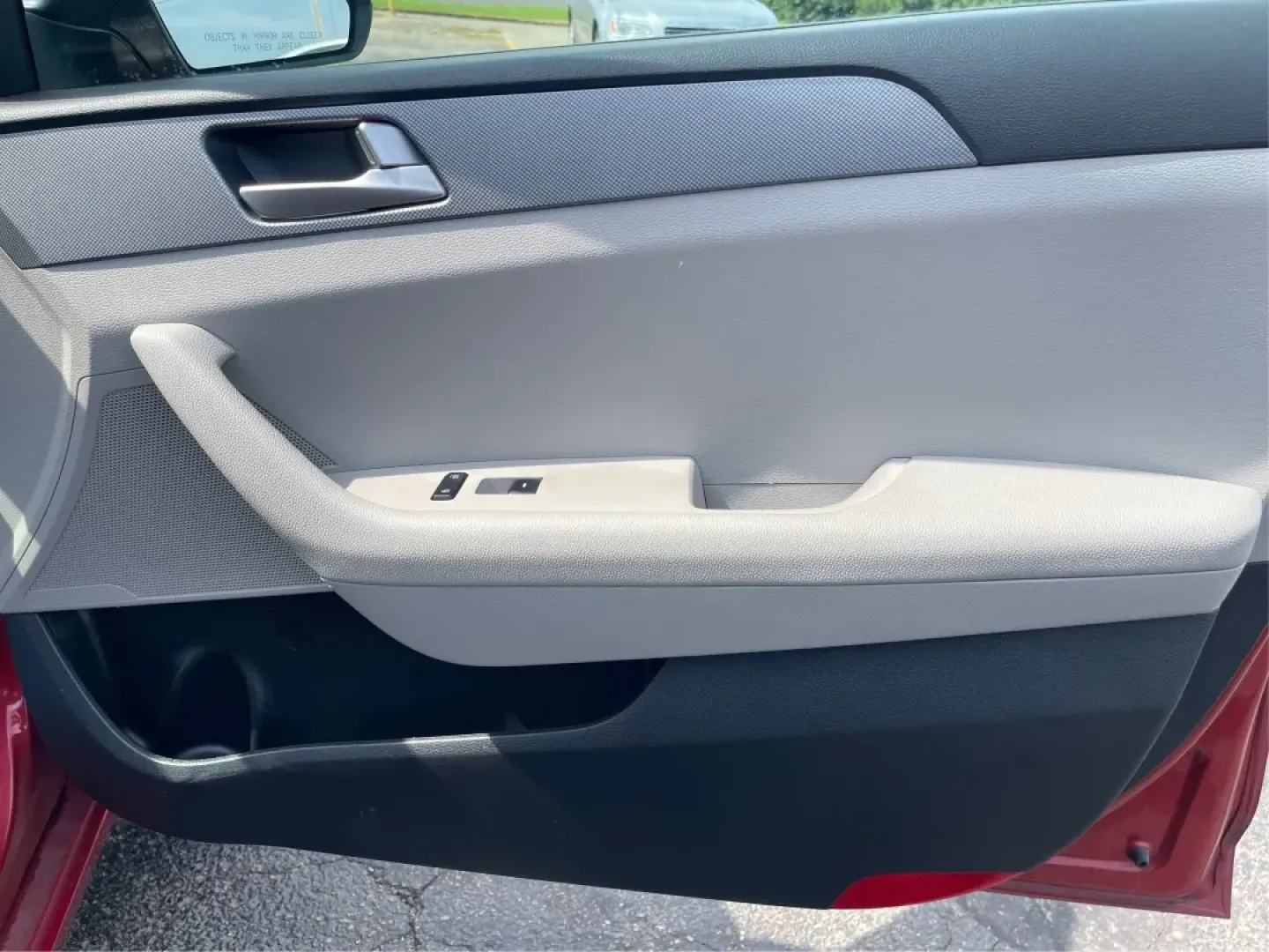 2017 Hyundai Sonata SE (5NPE24AF7HH) with an 2.4L I-4 gasoline direct injection engine, located at 880 E. National Road, Vandalia, OH, 45377, (937) 908-9800, 39.891918, -84.183594 - Are you in search of an affordable, reliable sedan that can keep up with your busy lifestyle? Look no further than this stunning 2017 Hyundai Sonata SE, available now at Advantage Car and Credit in Fairborn, OH. This vehicle is perfect for budget-conscious buyers who need a dependable car for daily - Photo#20