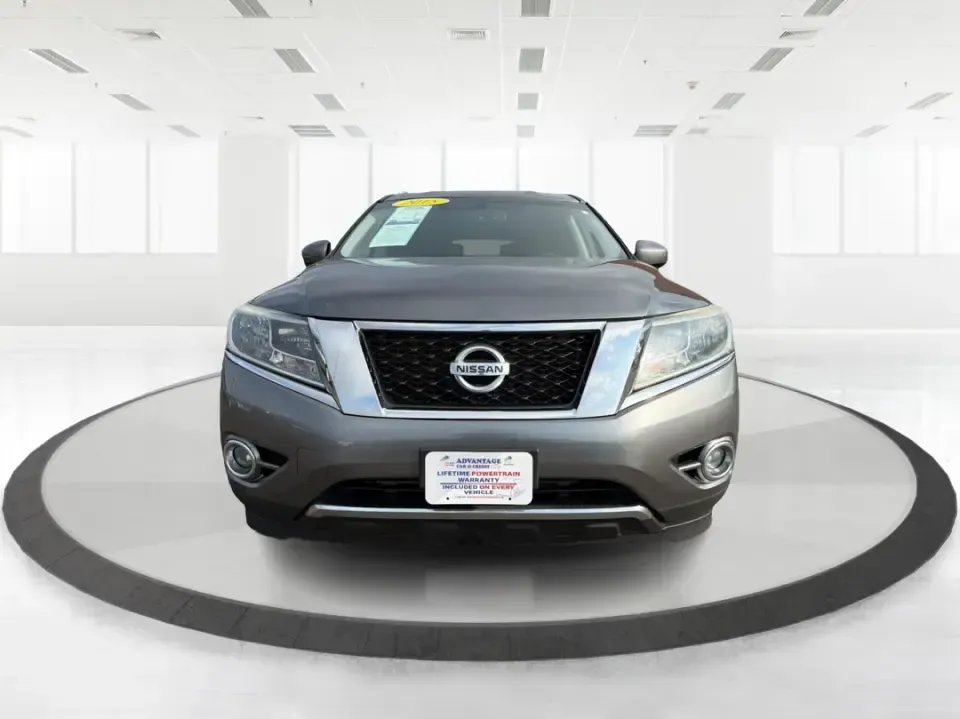 2015 Nissan Pathfinder SV (5N1AR2MN5FC) with an 3.5L V-6 DOHC engine, Continuously Variable Transmission transmission, located at 880 E. National Road, Vandalia, OH, 45377, (937) 908-9800, 39.891918, -84.183594 - Pack the family, load up the gear, and head out for a weekend at Englewood MetroPark or an easy road trip down I70-this 2015 Nissan Pathfinder SV is built for real-life Ohio driving, from school drop-offs to errands along E. National Road. With three-row flexibility and SUV practicality, it's a smar - Photo#7