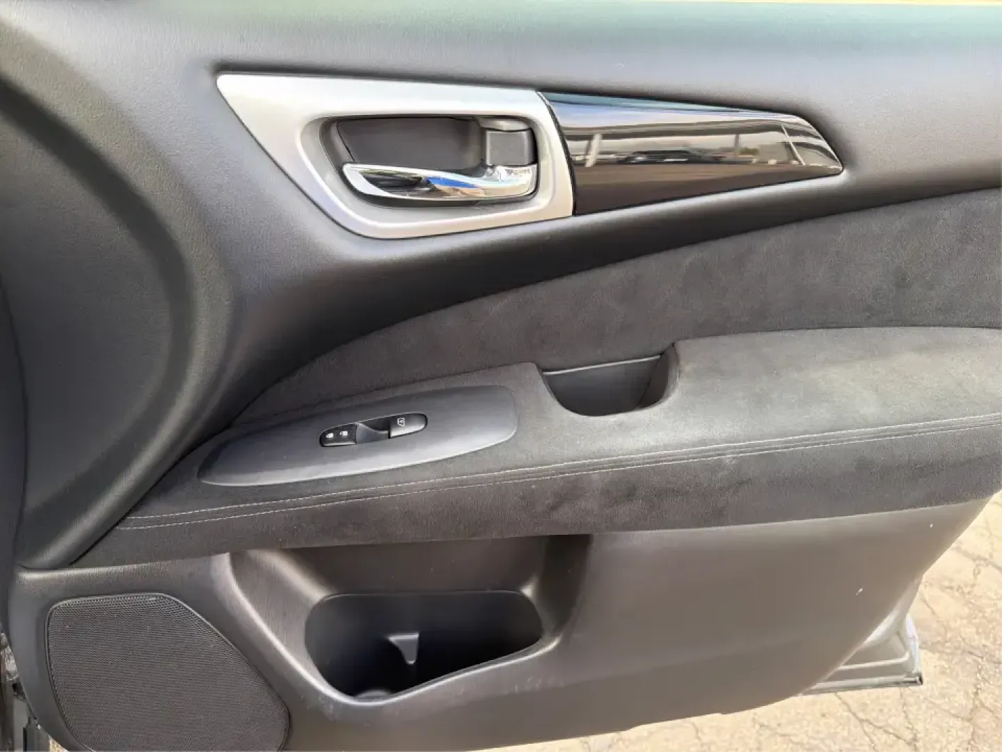 2015 Nissan Pathfinder SV (5N1AR2MN5FC) with an 3.5L V-6 DOHC engine, Continuously Variable Transmission transmission, located at 880 E. National Road, Vandalia, OH, 45377, (937) 908-9800, 39.891918, -84.183594 - Pack the family, load up the gear, and head out for a weekend at Englewood MetroPark or an easy road trip down I70-this 2015 Nissan Pathfinder SV is built for real-life Ohio driving, from school drop-offs to errands along E. National Road. With three-row flexibility and SUV practicality, it's a smar - Photo#19
