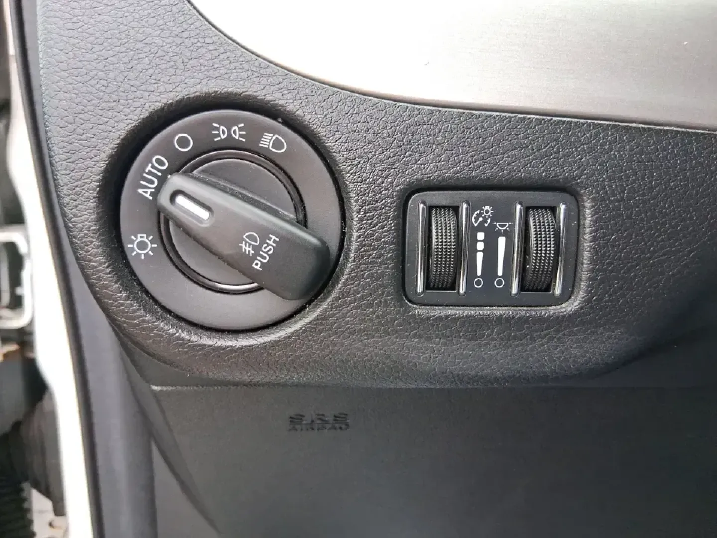 2015 Dodge Grand Caravan R/T (2C4RDGEG8FR) with an 3.6L V-6 DOHC engine, 6-Speed Automatic transmission, located at 8750 N County Rd 25A, Piqua, OH, 45356, (937) 908-9800, 40.164391, -84.232513 - Load up the kids, the cooler, and the weekend plans-this 2015 Dodge Grand Caravan R/T is built for real life in West Central Ohio, whether you're running the school drop-off line, commuting up I75, or heading out for a road-trip to Indian Lake. With family-friendly space, smart comfort features, and - Photo#17