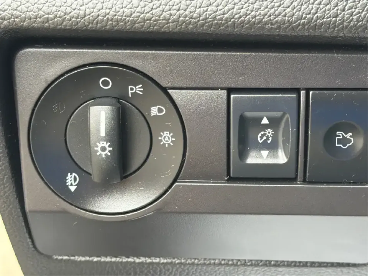 2012 Ford Fusion SEL (3FAHP0JG7CR) with an 3.0L V6 DOHC 24V engine, located at 1099 N County Rd 25A, Troy, OH, 45373, (937) 908-9800, 40.057079, -84.212883 - Need a dependable sedan that can handle the weekday commute to Dayton, quick runs up I75, and comfortable weekend drives through Miami County without draining your budget? This 2012 Ford Fusion SEL is a smart, real-world choice for drivers who want a smooth ride, confident power, and everyday practi - Photo#17