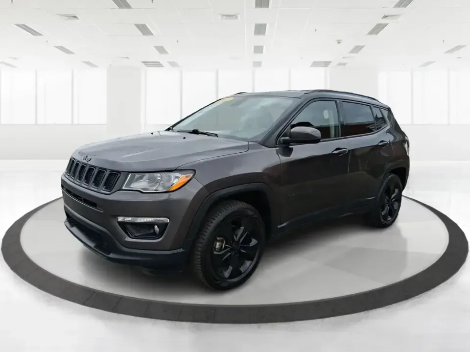2019 Jeep Compass Altitude 4x4 (3C4NJDBB2KT) with an Tigershark MultiAir 2.4L I-4 variable valve contro engine, located at 4508 South Dixie Dr, Moraine, OH, 45439, (937) 908-9800, 39.689976, -84.218452 - Whether you're planning weekend trips to Caesar Creek, tackling snowy Dayton-area mornings, or just want a confident daily driver for I-75 and SR-725, this 2019 Jeep Compass Altitude 4x4 is built for real life in Southwest Ohio. With its SUV versatility, sure-footed 4x4 capability, and a comfortable - Photo#8