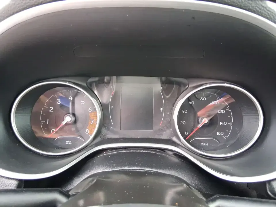 2019 Jeep Compass Altitude 4x4 (3C4NJDBB2KT) with an Tigershark MultiAir 2.4L I-4 variable valve contro engine, located at 4508 South Dixie Dr, Moraine, OH, 45439, (937) 908-9800, 39.689976, -84.218452 - Whether you're planning weekend trips to Caesar Creek, tackling snowy Dayton-area mornings, or just want a confident daily driver for I-75 and SR-725, this 2019 Jeep Compass Altitude 4x4 is built for real life in Southwest Ohio. With its SUV versatility, sure-footed 4x4 capability, and a comfortable - Photo#15