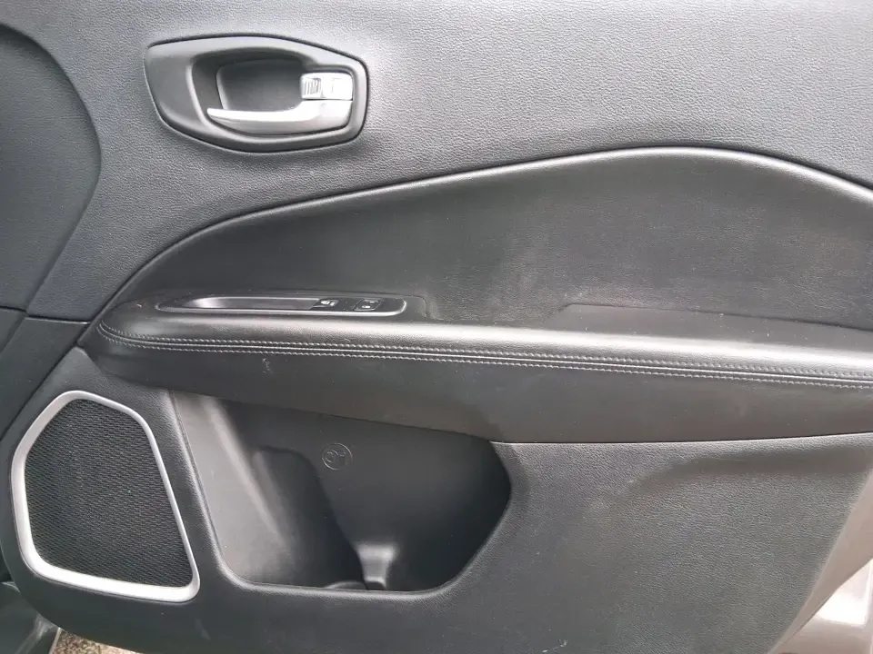 2019 Jeep Compass Altitude 4x4 (3C4NJDBB2KT) with an Tigershark MultiAir 2.4L I-4 variable valve contro engine, located at 4508 South Dixie Dr, Moraine, OH, 45439, (937) 908-9800, 39.689976, -84.218452 - Whether you're planning weekend trips to Caesar Creek, tackling snowy Dayton-area mornings, or just want a confident daily driver for I-75 and SR-725, this 2019 Jeep Compass Altitude 4x4 is built for real life in Southwest Ohio. With its SUV versatility, sure-footed 4x4 capability, and a comfortable - Photo#19