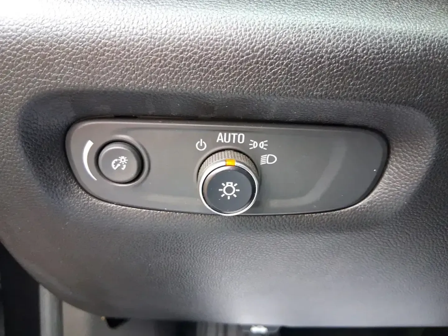 2018 Chevrolet Traverse LS (1GNERFKW3JJ) with an 3.6L V-6 gasoline direct injection engine, 9A transmission, located at 1184 Kauffman Ave, Fairborn, OH, 45324, (937) 908-9800, 39.807072, -84.030914 - Ready for the real world-school drop-offs, long commutes to Wright-Patterson AFB, and weekend road trips out toward Yellow Springs-this 2018 Chevrolet Traverse LS is the kind of three-row SUV that makes busy life easier. With confident space for people and gear, a smooth ride for I675/I70 driving, a - Photo#17