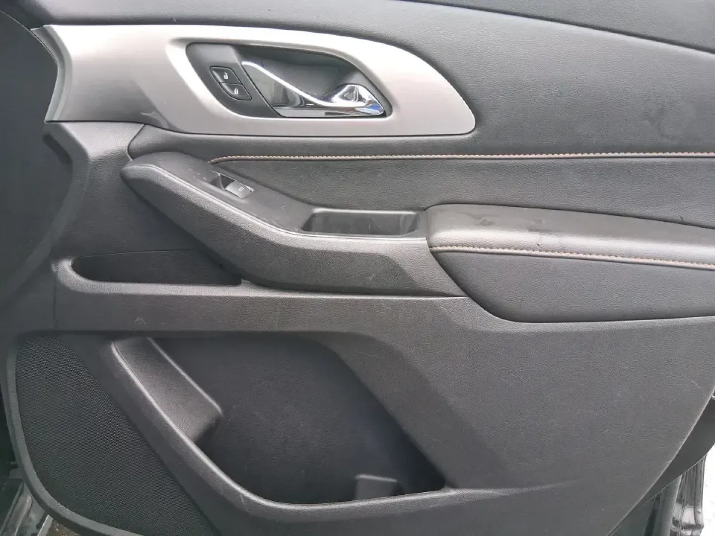 2018 Chevrolet Traverse LS (1GNERFKW3JJ) with an 3.6L V-6 gasoline direct injection engine, 9A transmission, located at 1184 Kauffman Ave, Fairborn, OH, 45324, (937) 908-9800, 39.807072, -84.030914 - Ready for the real world-school drop-offs, long commutes to Wright-Patterson AFB, and weekend road trips out toward Yellow Springs-this 2018 Chevrolet Traverse LS is the kind of three-row SUV that makes busy life easier. With confident space for people and gear, a smooth ride for I675/I70 driving, a - Photo#19