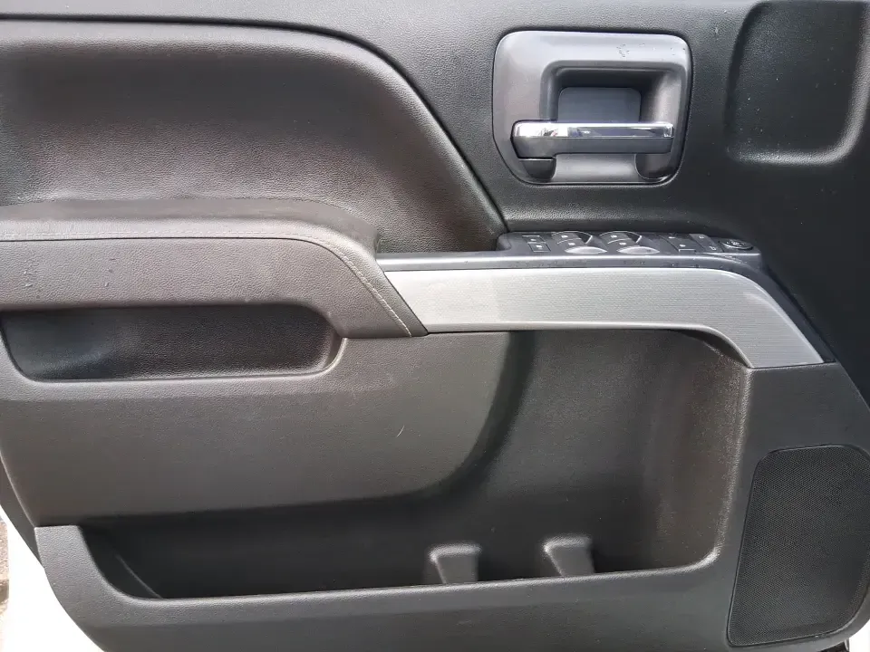 2017 Chevrolet Silverado 1500 2LT (3GCUKREH9HG) with an 4.3L V6 OHV 12V engine, 6A transmission, located at 8750 N County Rd 25A, Piqua, OH, 45356, (937) 908-9800, 40.164391, -84.232513 - Need a truck that can handle weekday work runs, weekend projects, and spontaneous road trips out toward Caesar Creek or up I75 without feeling like a compromise? This 2017 Chevrolet Silverado 1500 2LT Crew Cab 4WD is built for real life in the Miami Valley-roomy enough for friends or family, strong - Photo#18