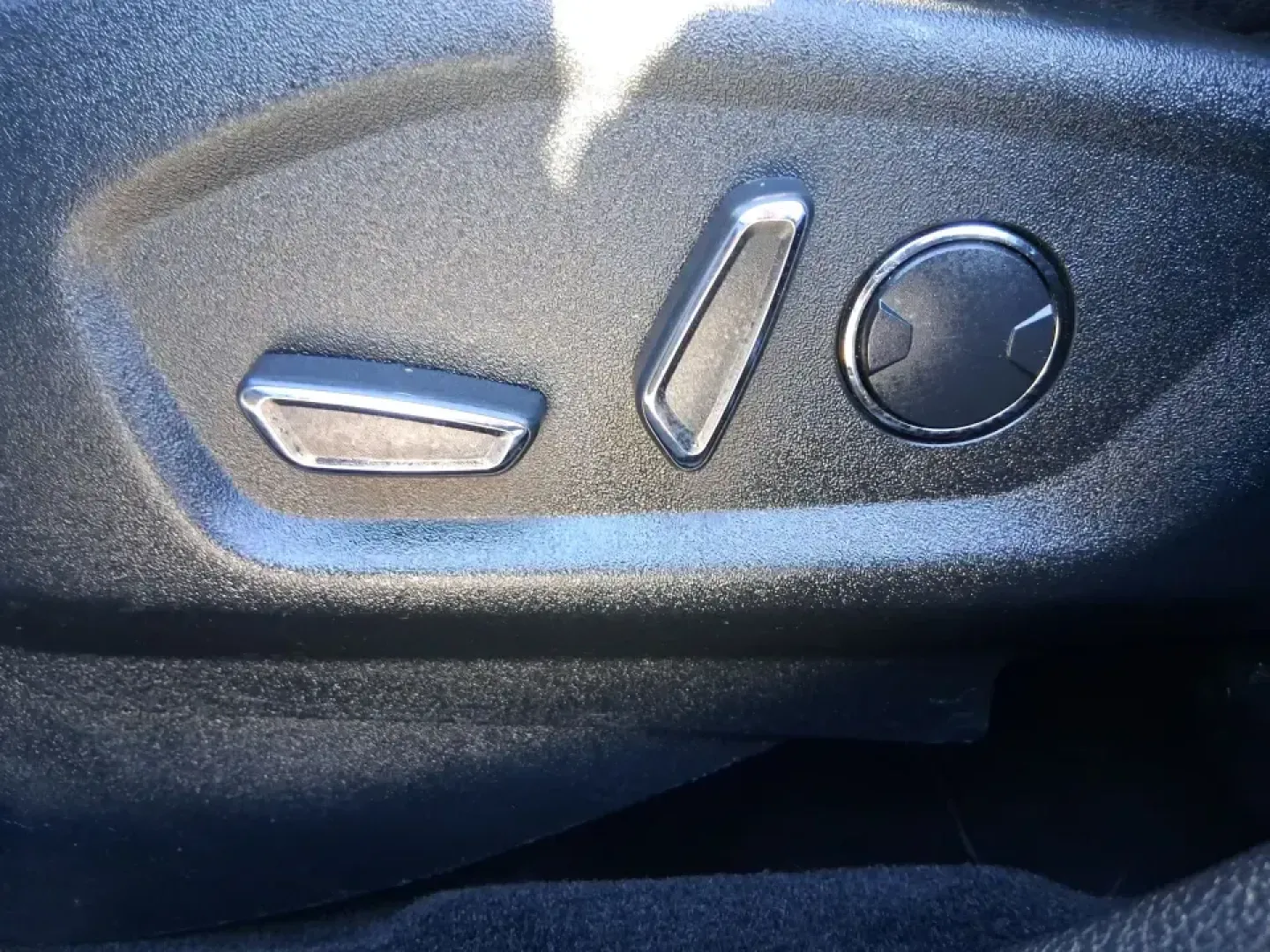 2018 Ford Explorer XLT (1FM5K7D80JG) with an EcoBoost 2.3L I-4 gasoline direct injection engine, 6A transmission, located at 1099 N County Rd 25A, Troy, OH, 45373, (937) 908-9800, 40.057079, -84.212883 - Pack up the kids, cue up your favorite playlist, and point the hood toward a weekend getaway-this 2018 Ford Explorer XLT is the kind of SUV that fits real life in Troy, Ohio. Whether you're shuttling to practice, commuting up I75, or planning a day trip to Charleston Falls Preserve, the Explorer's r - Photo#18