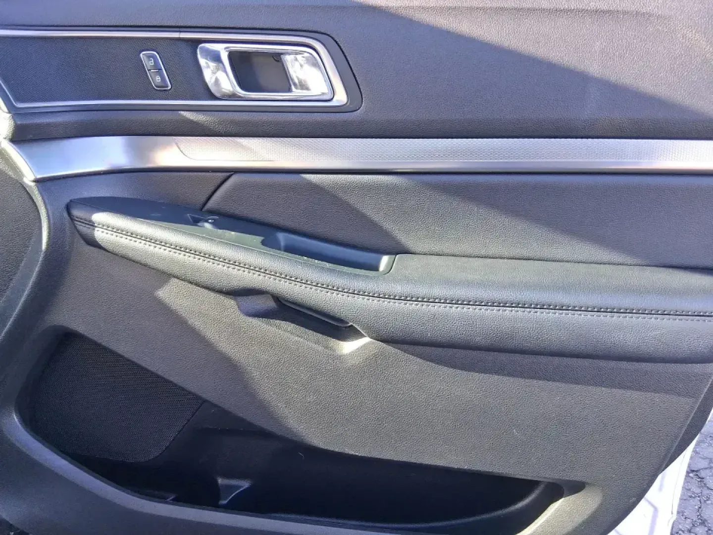 2018 Ford Explorer XLT (1FM5K7D80JG) with an EcoBoost 2.3L I-4 gasoline direct injection engine, 6A transmission, located at 1099 N County Rd 25A, Troy, OH, 45373, (937) 908-9800, 40.057079, -84.212883 - Pack up the kids, cue up your favorite playlist, and point the hood toward a weekend getaway-this 2018 Ford Explorer XLT is the kind of SUV that fits real life in Troy, Ohio. Whether you're shuttling to practice, commuting up I75, or planning a day trip to Charleston Falls Preserve, the Explorer's r - Photo#20