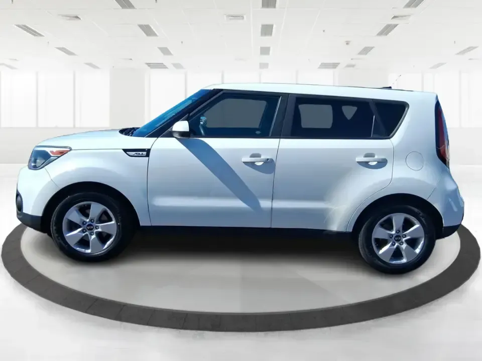 2019 Kia Soul Base (KNDJN2A20K7) with an 1.6L L4 DOHC 16V engine, 6M transmission, located at 1230 East Main St, Xenia, OH, 45385, (937) 908-9800, 39.688026, -83.910172 - Need a smart, easy-to-park ride for the daily commute down South Dixie Drive, quick errands near the Dayton Mall, or weekend drives out toward Carillon Historical Park? This 2019 Kia Soul Base in bright White is a practical, city-friendly wagon that fits real life in Moraine, Ohio-roomy enough for g - Photo#5