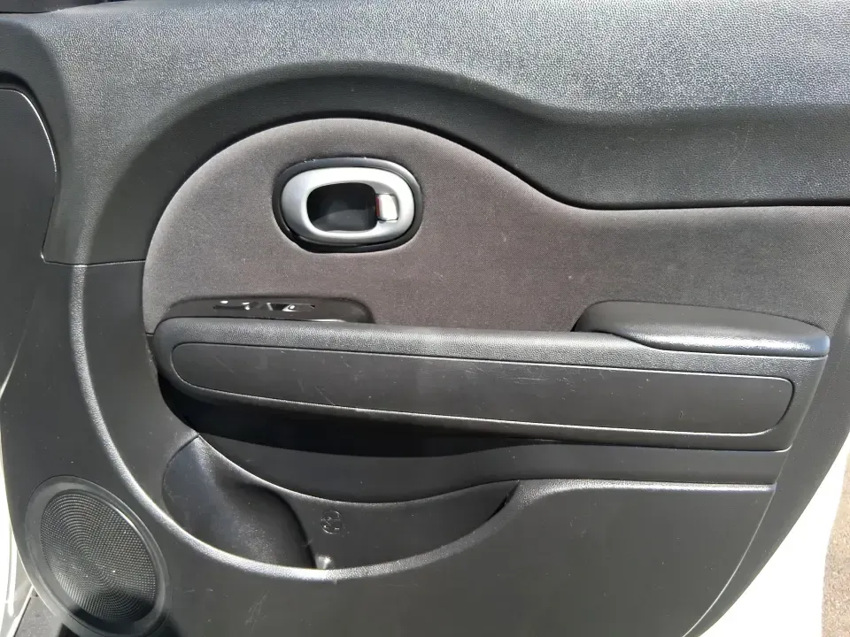 2019 Kia Soul Base (KNDJN2A20K7) with an 1.6L L4 DOHC 16V engine, 6M transmission, located at 1230 East Main St, Xenia, OH, 45385, (937) 908-9800, 39.688026, -83.910172 - Need a smart, easy-to-park ride for the daily commute down South Dixie Drive, quick errands near the Dayton Mall, or weekend drives out toward Carillon Historical Park? This 2019 Kia Soul Base in bright White is a practical, city-friendly wagon that fits real life in Moraine, Ohio-roomy enough for g - Photo#18