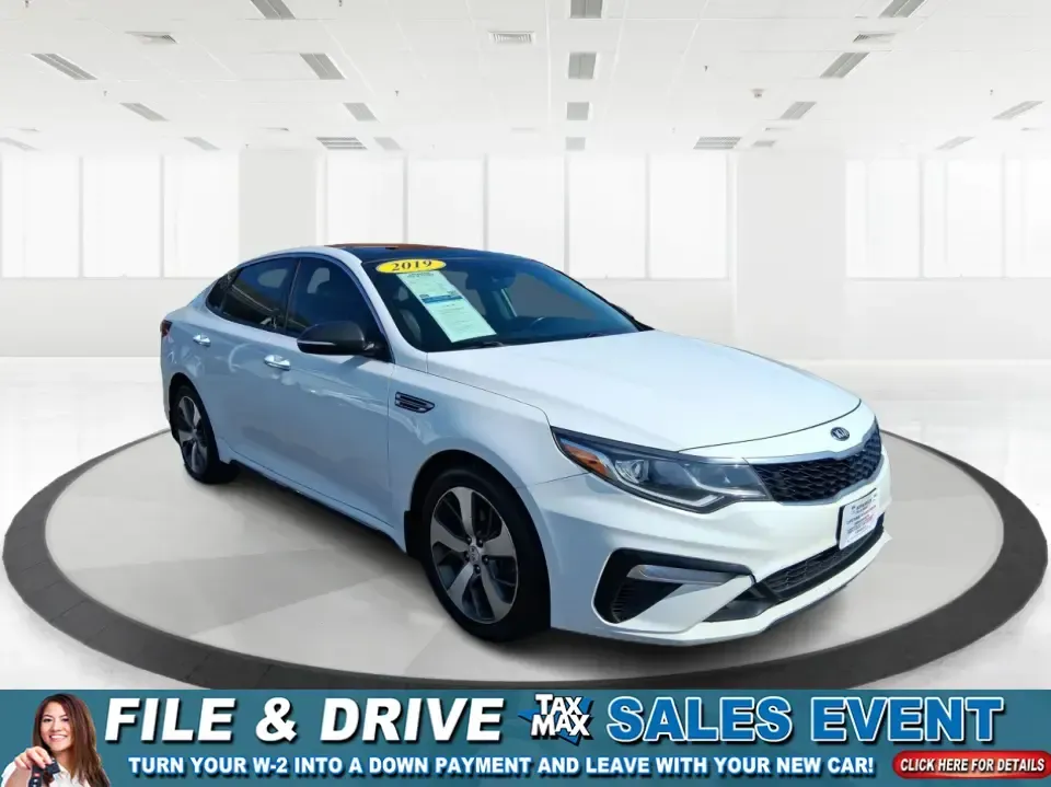 2019 Kia Optima S (5XXGT4L35KG) with an Theta II 2.4L I-4 gasoline direct injection engine, 6A transmission, located at 1099 N County Rd 25A, Troy, OH, 45373, (937) 908-9800, 40.057079, -84.212883 - Picture your next week going smoother: a comfortable, efficient sedan that makes the daily commute up I75, quick school drop-offs, and weekend runs to Dayton feel easy-without stretching your budget. This 2019 Kia Optima S is built for real life in Troy, Ohio, offering the space and technology busy - Photo#0
