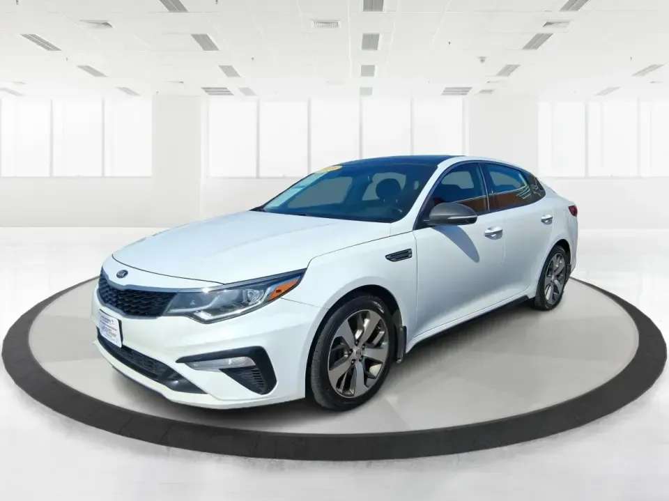 2019 Kia Optima S (5XXGT4L35KG) with an Theta II 2.4L I-4 gasoline direct injection engine, 6A transmission, located at 1099 N County Rd 25A, Troy, OH, 45373, (937) 908-9800, 40.057079, -84.212883 - Picture your next week going smoother: a comfortable, efficient sedan that makes the daily commute up I75, quick school drop-offs, and weekend runs to Dayton feel easy-without stretching your budget. This 2019 Kia Optima S is built for real life in Troy, Ohio, offering the space and technology busy - Photo#8