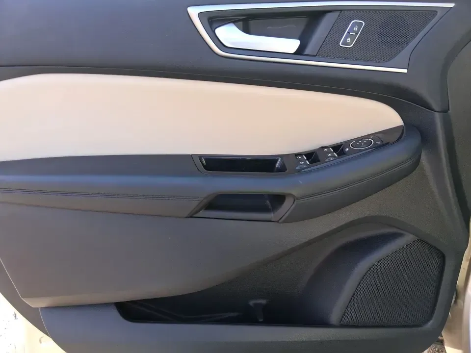 2017 Ford Edge SEL (2FMPK3J92HB) with an 2.0L L4 DOHC 16V engine, 6A transmission, located at 1099 N County Rd 25A, Troy, OH, 45373, (937) 908-9800, 40.057079, -84.212883 - Load up the family, point the hood toward I75, and make every errand or weekend getaway feel easier in this 2017 Ford Edge SEL-an SUV that's sized just right for school drop-offs, long commutes to Dayton, and quick escapes to places like Charleston Falls Preserve or a Saturday stroll around the Troy - Photo#18