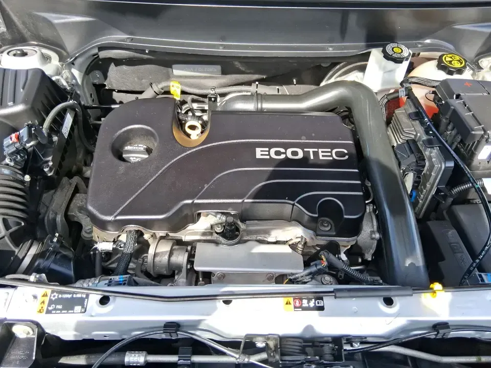 2019 GMC Terrain SLT (3GKALVEV0KL) with an 1.4L L4 DOHC 16V TURBO engine, 6A transmission, located at 1230 East Main St, Xenia, OH, 45385, (937) 908-9800, 39.688026, -83.910172 - Picture your next week: smooth morning commutes down US-35, a quick run to The Greene for errands, then a Saturday escape to John Bryan State Park with the family and gear in tow. This 2019 GMC Terrain SLT is built for that real-life rhythm-comfortable, confident in changing Ohio weather, and sized - Photo#10