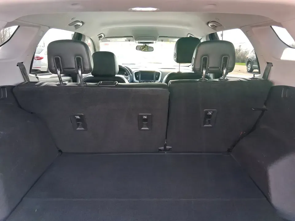 2019 GMC Terrain SLT (3GKALVEV0KL) with an 1.4L L4 DOHC 16V TURBO engine, 6A transmission, located at 1230 East Main St, Xenia, OH, 45385, (937) 908-9800, 39.688026, -83.910172 - Picture your next week: smooth morning commutes down US-35, a quick run to The Greene for errands, then a Saturday escape to John Bryan State Park with the family and gear in tow. This 2019 GMC Terrain SLT is built for that real-life rhythm-comfortable, confident in changing Ohio weather, and sized - Photo#11