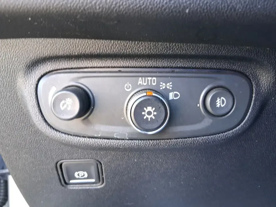 2019 GMC Terrain SLT (3GKALVEV0KL) with an 1.4L L4 DOHC 16V TURBO engine, 6A transmission, located at 1230 East Main St, Xenia, OH, 45385, (937) 908-9800, 39.688026, -83.910172 - Picture your next week: smooth morning commutes down US-35, a quick run to The Greene for errands, then a Saturday escape to John Bryan State Park with the family and gear in tow. This 2019 GMC Terrain SLT is built for that real-life rhythm-comfortable, confident in changing Ohio weather, and sized - Photo#16