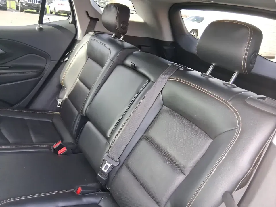2019 GMC Terrain SLT (3GKALVEV0KL) with an 1.4L L4 DOHC 16V TURBO engine, 6A transmission, located at 1099 N County Rd 25A, Troy, OH, 45373, (937) 908-9800, 40.057079, -84.212883 - Picture your next week: smooth morning commutes down US-35, a quick run to The Greene for errands, then a Saturday escape to John Bryan State Park with the family and gear in tow. This 2019 GMC Terrain SLT is built for that real-life rhythm-comfortable, confident in changing Ohio weather, and sized - Photo#9