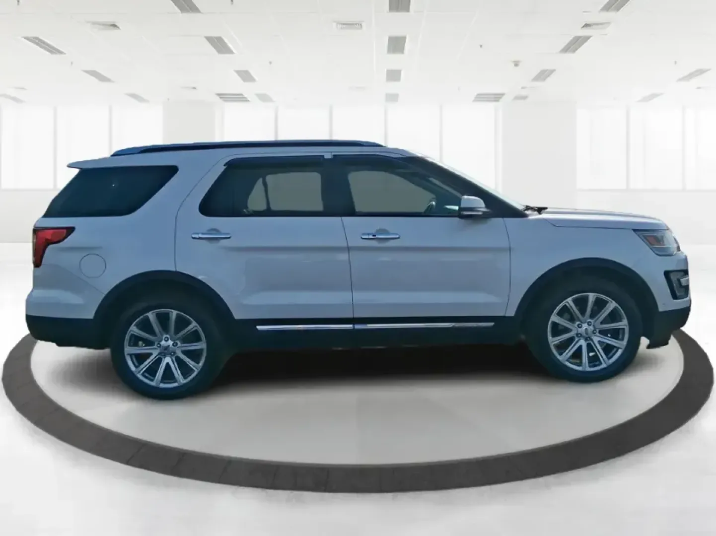 2017 Ford Explorer Limited (1FM5K8F88HG) with an EcoBoost 2.3L I-4 gasoline direct injection engine, 6A transmission, located at 1951 S Dayton Lakeview Rd., New Carlisle, OH, 45344, (937) 908-9800, 39.890999, -84.050255 - Pack up the crew, point the hood toward the next weekend getaway, and let one SUV handle the school run, the grocery haul, and the road trip to Hocking Hills without breaking a sweat. This 2017 Ford Explorer Limited 4WD in White Platinum Metallic Tri-Coat is built for real life in Ohio-comfortable f - Photo#1