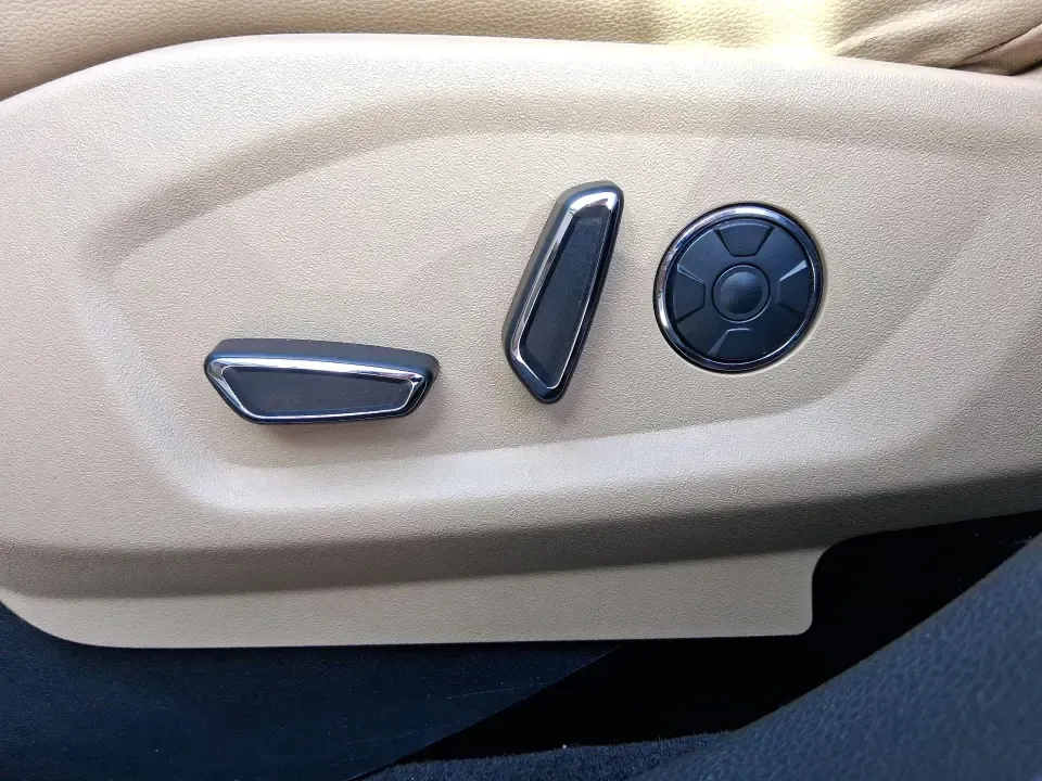 2017 Ford Explorer Limited (1FM5K8F88HG) with an EcoBoost 2.3L I-4 gasoline direct injection engine, 6A transmission, located at 1951 S Dayton Lakeview Rd., New Carlisle, OH, 45344, (937) 908-9800, 39.890999, -84.050255 - Pack up the crew, point the hood toward the next weekend getaway, and let one SUV handle the school run, the grocery haul, and the road trip to Hocking Hills without breaking a sweat. This 2017 Ford Explorer Limited 4WD in White Platinum Metallic Tri-Coat is built for real life in Ohio-comfortable f - Photo#18