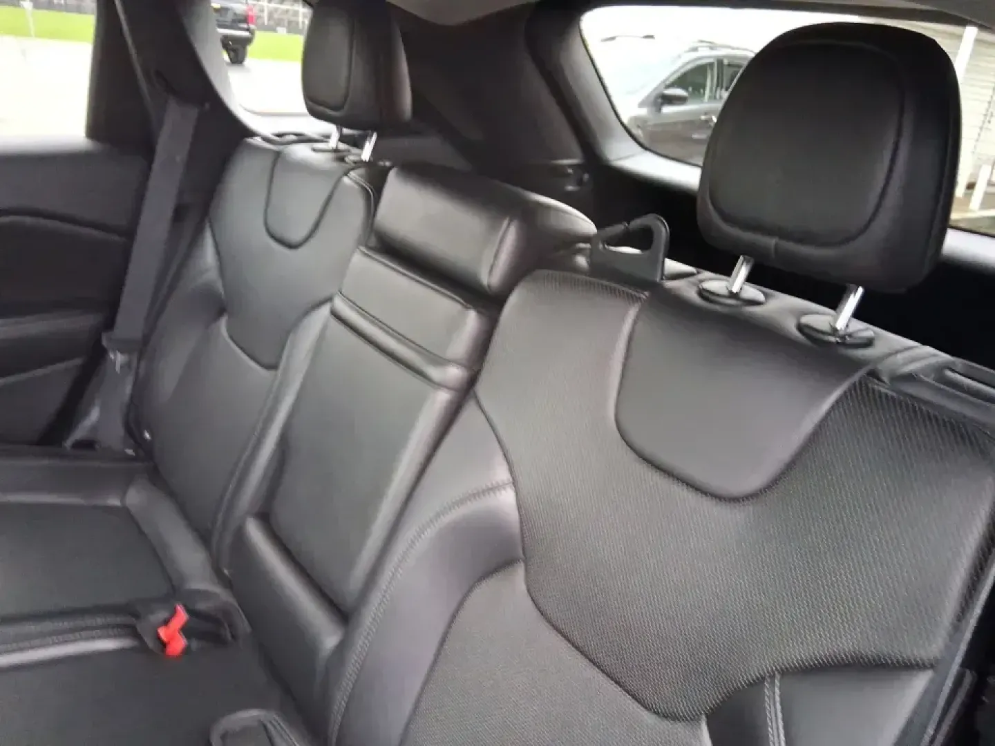 2019 Jeep Cherokee Limited 4x4 (1C4PJMDX5KD) with an 3.2L V6 DOHC 24V engine, 9A transmission, located at 1184 Kauffman Ave, Fairborn, OH, 45324, (937) 908-9800, 39.807072, -84.030914 - Load up the family, point the hood toward the next weekend getaway, and let the road decide the plan-this 2019 Jeep Cherokee Limited 4x4 is built for real-life Ohio driving, from rainy school runs to spontaneous trips up I75. With confident 4x4 capability, a smooth 9-speed automatic, and a strong 3. - Photo#10