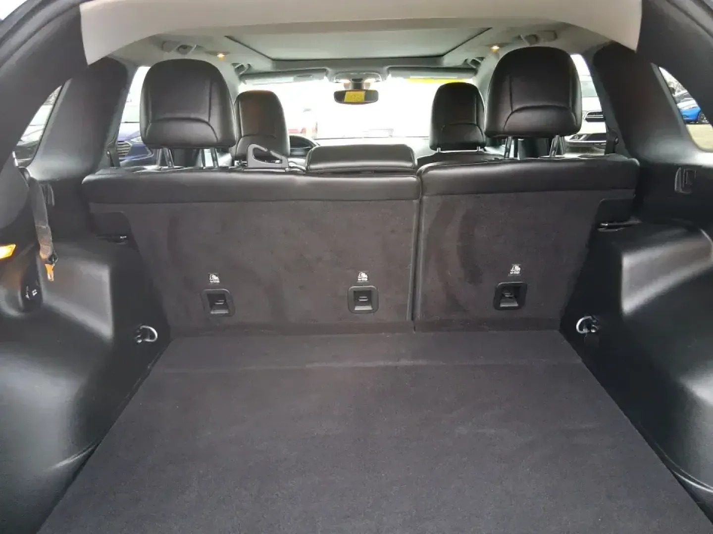 2019 Jeep Cherokee Limited 4x4 (1C4PJMDX5KD) with an 3.2L V6 DOHC 24V engine, 9A transmission, located at 1184 Kauffman Ave, Fairborn, OH, 45324, (937) 908-9800, 39.807072, -84.030914 - Load up the family, point the hood toward the next weekend getaway, and let the road decide the plan-this 2019 Jeep Cherokee Limited 4x4 is built for real-life Ohio driving, from rainy school runs to spontaneous trips up I75. With confident 4x4 capability, a smooth 9-speed automatic, and a strong 3. - Photo#12