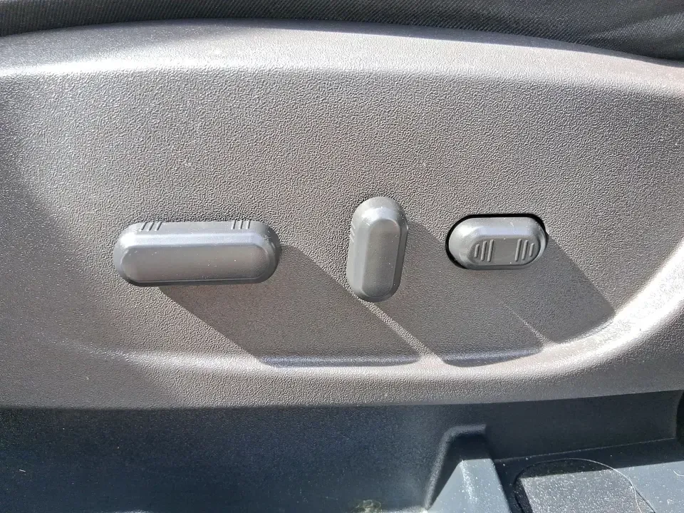 2017 Ford Escape SE (1FMCU9GD2HU) with an 1.5L L4 DOHC 16V engine, 6A transmission, located at 880 E. National Road, Vandalia, OH, 45377, (937) 908-9800, 39.891918, -84.183594 - Make every day easier-whether you're tackling a long commute up I-75, shuttling kids between school and practice, or packing up for a weekend escape to the Dayton area parks. This 2017 Ford Escape SE in Magnetic Metallic is the kind of compact SUV that fits real life in Vandalia, OH: easy to park, c - Photo#17