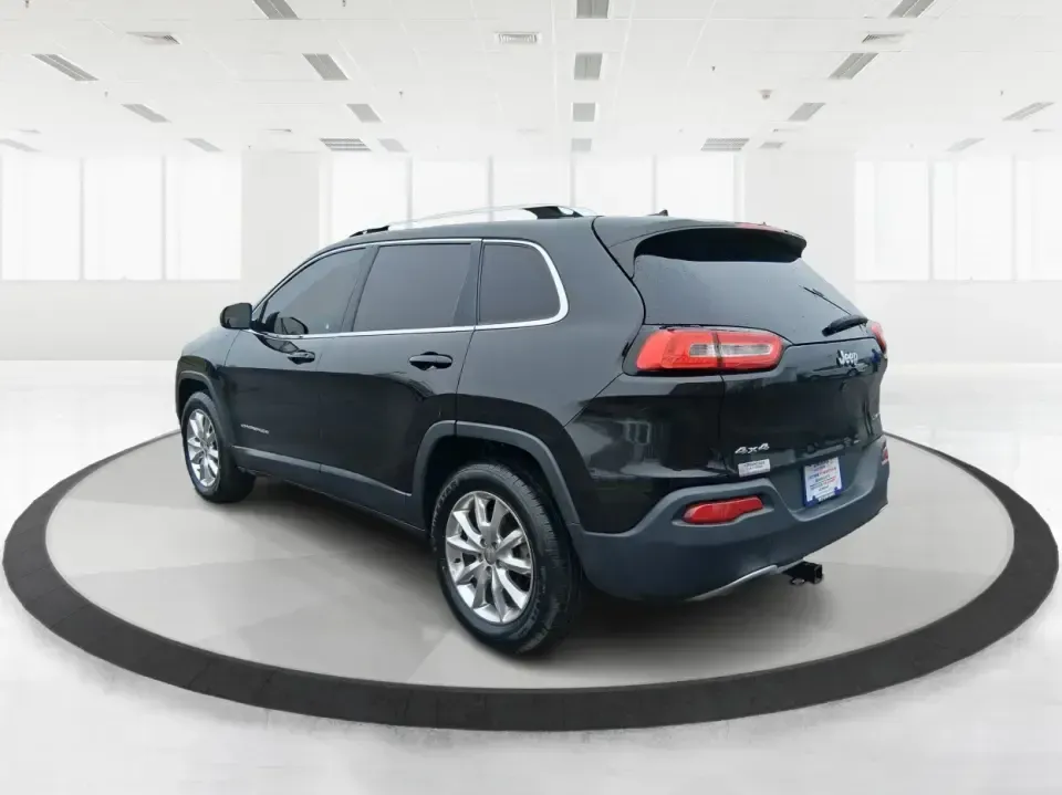 2015 Jeep Cherokee Limited (1C4PJMDBXFW) with an 2.4L L4 DOHC 16V engine, 9-Speed Automatic transmission, located at 8750 N County Rd 25A, Piqua, OH, 45356, (937) 908-9800, 40.164391, -84.232513 - Need one vehicle that can handle the weekday grind and still feel ready for a last-minute getaway? This 2015 Jeep Cherokee Limited 4WD in Brilliant Black Crystal Pearlcoat is built for Riverside life-comfortable for daily commutes, confident in Ohio weather, and versatile enough for road trips, socc - Photo#4