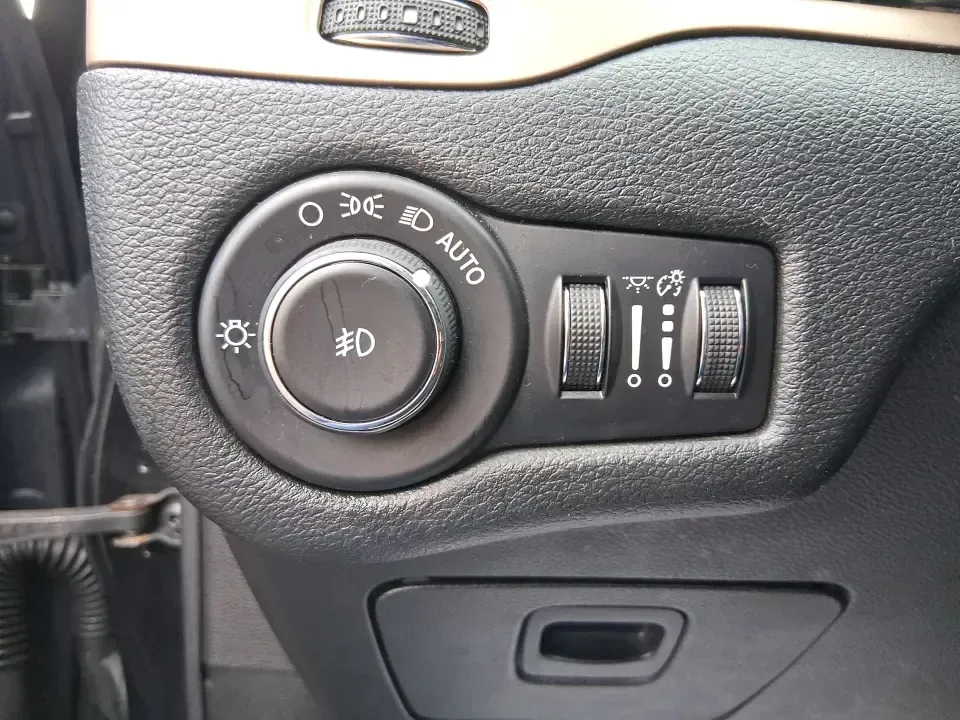 2015 Jeep Cherokee Limited (1C4PJMDBXFW) with an 2.4L L4 DOHC 16V engine, 9-Speed Automatic transmission, located at 8750 N County Rd 25A, Piqua, OH, 45356, (937) 908-9800, 40.164391, -84.232513 - Need one vehicle that can handle the weekday grind and still feel ready for a last-minute getaway? This 2015 Jeep Cherokee Limited 4WD in Brilliant Black Crystal Pearlcoat is built for Riverside life-comfortable for daily commutes, confident in Ohio weather, and versatile enough for road trips, socc - Photo#17