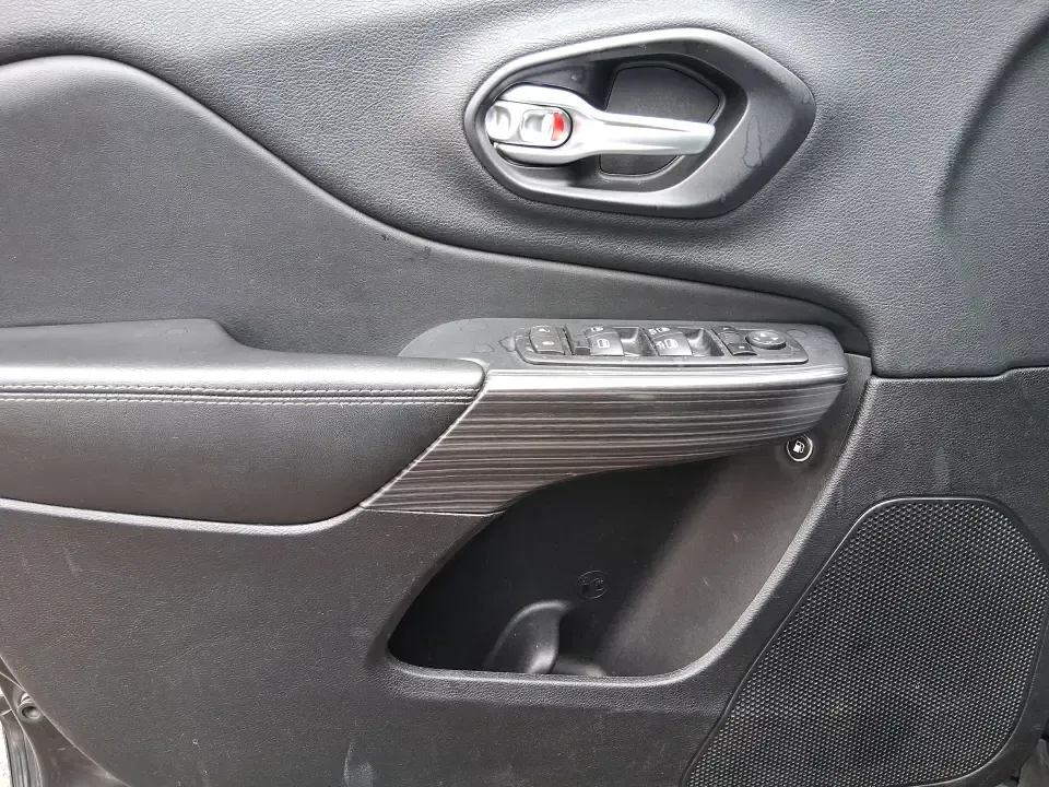 2015 Jeep Cherokee Limited (1C4PJMDBXFW) with an 2.4L L4 DOHC 16V engine, 9-Speed Automatic transmission, located at 8750 N County Rd 25A, Piqua, OH, 45356, (937) 908-9800, 40.164391, -84.232513 - Need one vehicle that can handle the weekday grind and still feel ready for a last-minute getaway? This 2015 Jeep Cherokee Limited 4WD in Brilliant Black Crystal Pearlcoat is built for Riverside life-comfortable for daily commutes, confident in Ohio weather, and versatile enough for road trips, socc - Photo#19