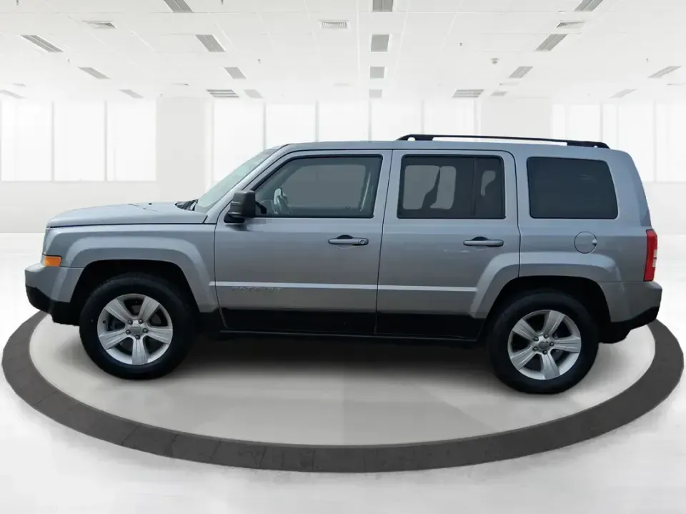 2016 Jeep Patriot Sport (1C4NJRBB2GD) with an 2.4L I-4 DOHC engine, located at 1230 East Main St, Xenia, OH, 45385, (937) 908-9800, 39.688026, -83.910172 - Ready for weekend escapes to John Bryan State Park, a confident commute down US-35, or a practical SUV that can handle Ohio's surprise weather? This 2016 Jeep Patriot Sport in Billet Silver Metallic Clearcoat is built for drivers who want everyday flexibility-room for errands and gear, sure-footed c - Photo#5