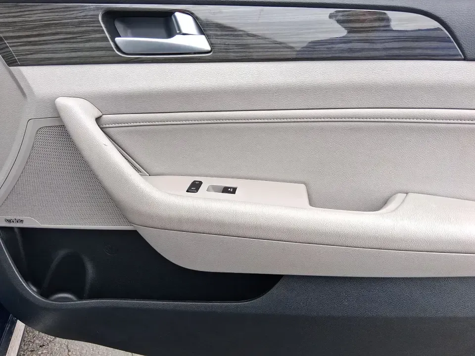 2015 Hyundai Sonata Limited (5NPE34AF5FH) with an 2.4L I-4 gasoline direct injection engine, 6-Speed Automatic transmission, located at 401 Woodman Dr, Riverside, OH, 45431, (937) 908-9800, 39.760899, -84.123421 - Picture your next week going smoother: an easy highway commute up I75, a comfortable school drop-off run through Piqua, and a weekend drive to the Miami County Fairgrounds-all in a sedan that feels upscale without the upscale price. This **2015 Hyundai Sonata Limited** in **Lakeside Blue** is built - Photo#19