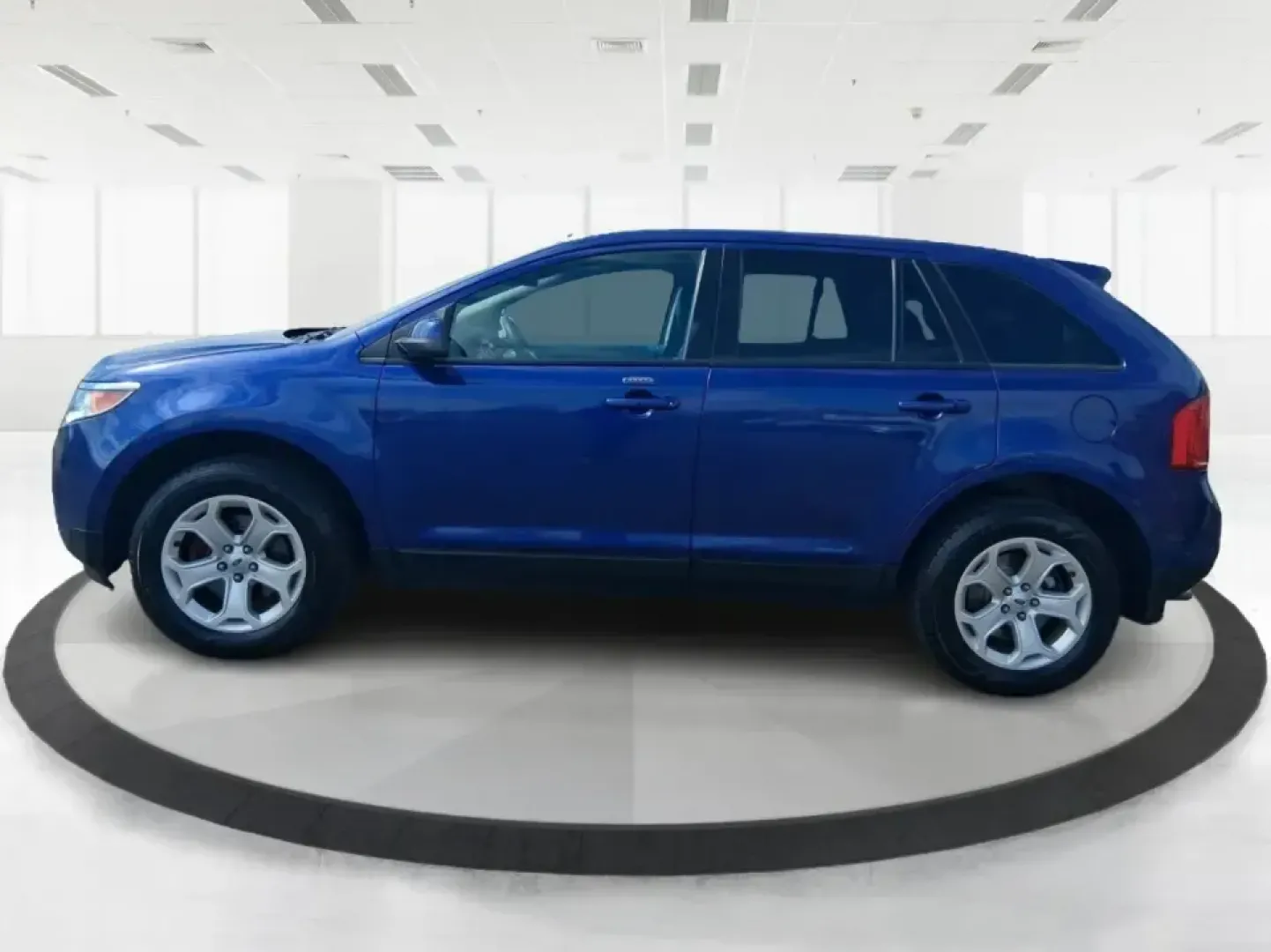 2013 Ford Edge SEL (2FMDK4JC3DB) with an 3.5L V-6 DOHC engine, 6-Speed Automatic transmission, located at 1230 East Main St, Xenia, OH, 45385, (937) 908-9800, 39.688026, -83.910172 - Pack up the kids, cue up your favorite playlist, and point the nose toward a weekend getaway-this 2013 Ford Edge SEL is the kind of comfortable, confident SUV that fits real life in Troy, Ohio. Whether you're commuting up SR-25A, running after-school errands near downtown Troy, or loading up for a r - Photo#5
