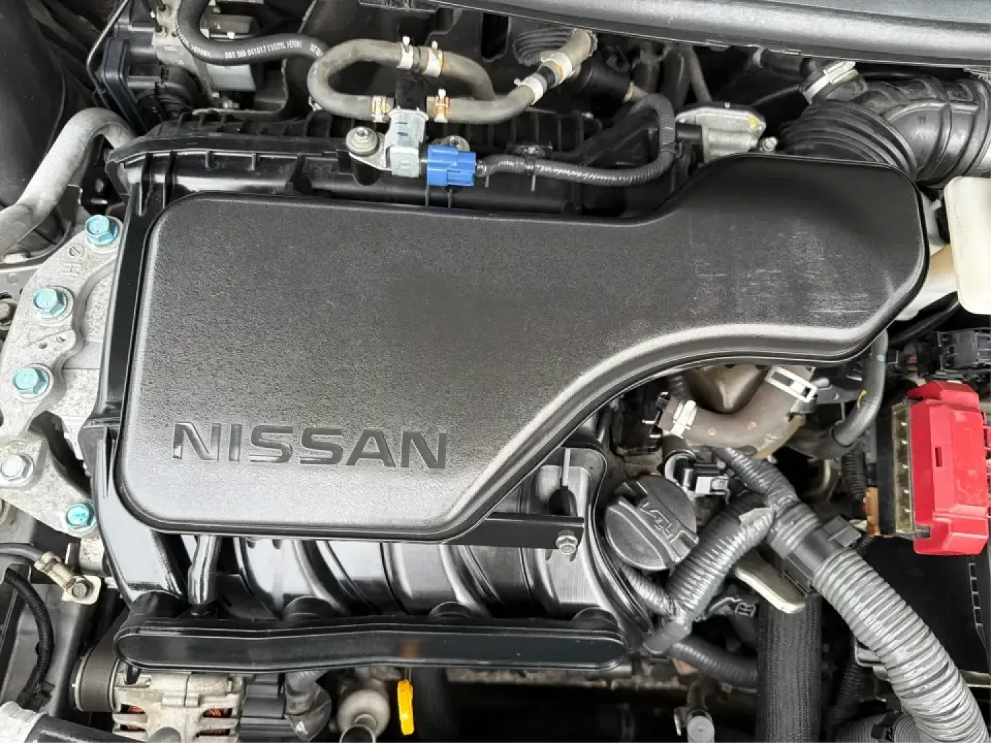 2018 Nissan Rogue S (JN1BJ1CP6JW) with an 2L I-4 gasoline direct injection engine, CVT transmission, located at 401 Woodman Dr, Riverside, OH, 45431, (937) 908-9800, 39.760899, -84.123421 - Picture your next week: an easy I75 commute into Dayton, school drop-offs in nearby Kettering, a Costco run, and a weekend drive down to Carillon Historical Park or a quick lap around the Dayton Mall area-all with one SUV that's sized right for real life. This 2018 Nissan Rogue S in sleek Gun Metall - Photo#11