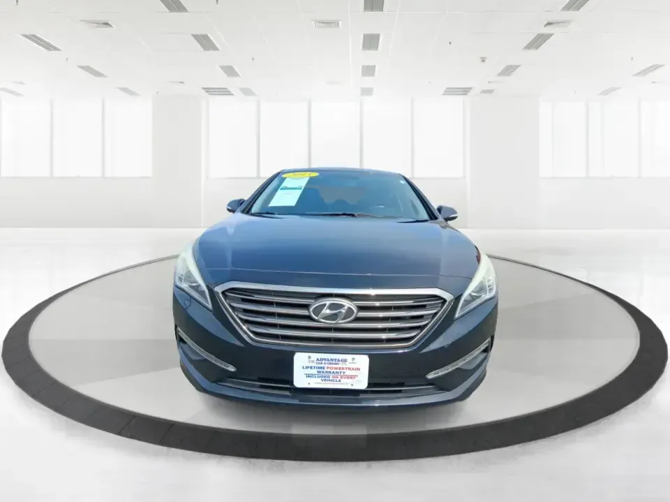 2015 Hyundai Sonata Limited (5NPE34AF5FH) with an 2.4L I-4 gasoline direct injection engine, 6-Speed Automatic transmission, located at 1184 Kauffman Ave, Fairborn, OH, 45324, (937) 908-9800, 39.807072, -84.030914 - Long commute down I675, daily runs between Wright-Patterson AFB and Beavercreek, or a weekend road trip to Yellow Springs? This 2015 Hyundai Sonata Limited is the kind of comfortable, tech-savvy sedan that fits real life in Fairborn-quiet on the highway, easy to park downtown, and loaded with premiu - Photo#7