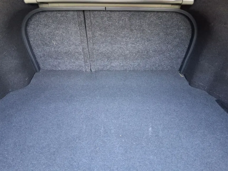 2015 Hyundai Sonata Limited (5NPE34AF5FH) with an 2.4L I-4 gasoline direct injection engine, 6-Speed Automatic transmission, located at 1184 Kauffman Ave, Fairborn, OH, 45324, (937) 908-9800, 39.807072, -84.030914 - Long commute down I675, daily runs between Wright-Patterson AFB and Beavercreek, or a weekend road trip to Yellow Springs? This 2015 Hyundai Sonata Limited is the kind of comfortable, tech-savvy sedan that fits real life in Fairborn-quiet on the highway, easy to park downtown, and loaded with premiu - Photo#12