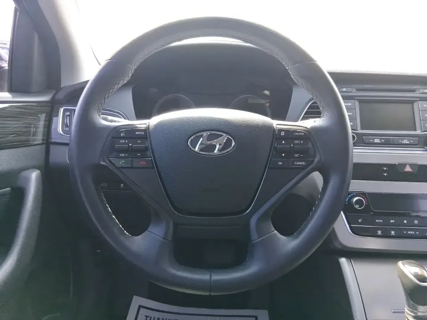 2015 Hyundai Sonata Limited (5NPE34AF5FH) with an 2.4L I-4 gasoline direct injection engine, 6-Speed Automatic transmission, located at 1184 Kauffman Ave, Fairborn, OH, 45324, (937) 908-9800, 39.807072, -84.030914 - Long commute down I675, daily runs between Wright-Patterson AFB and Beavercreek, or a weekend road trip to Yellow Springs? This 2015 Hyundai Sonata Limited is the kind of comfortable, tech-savvy sedan that fits real life in Fairborn-quiet on the highway, easy to park downtown, and loaded with premiu - Photo#16