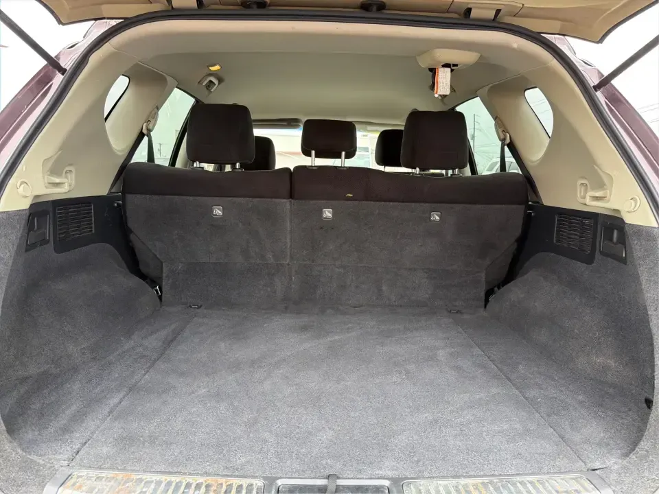 2013 Nissan Murano S (JN8AZ1MW8DW) with an 3.5L V-6 DOHC engine, Continuously Variable Transmission transmission, located at 1230 East Main St, Xenia, OH, 45385, (937) 908-9800, 39.688026, -83.910172 - Picture your next Ohio weekend: loading up the family for a day at Caesar Creek State Park, cruising out to the Greene County Fair, or tackling a long commute between Xenia, Beavercreek, and Dayton with confident comfort. This 2013 Nissan Murano S is the kind of midsize SUV that fits real life-roomy - Photo#12